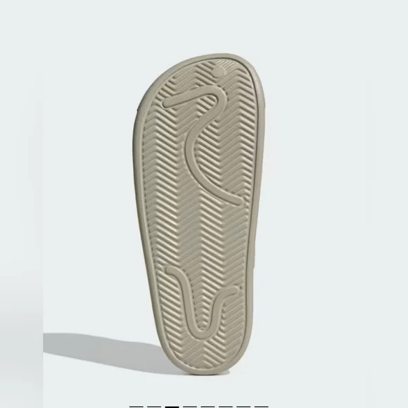 ADILETTE CLOGS - Picture 5 of 6